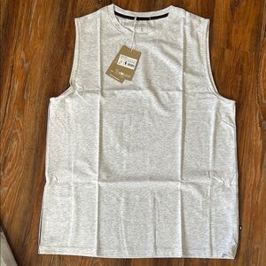 On Running Men’s  Light Gray Focus Tank NWT